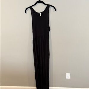 Comfy Black Sleeveless Maxi Dress